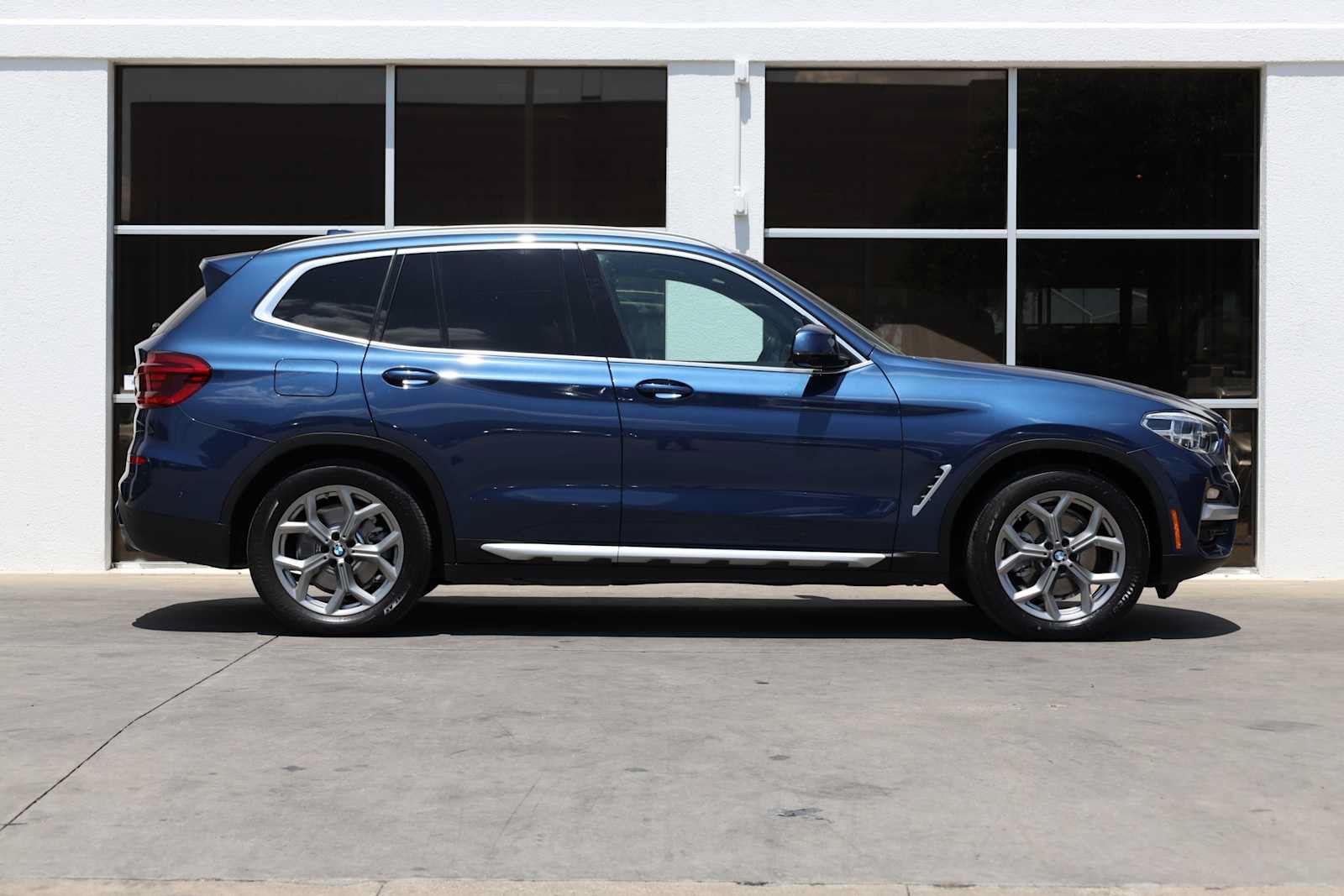 Used 2021 BMW X3 xDrive30i w/ Executive Package AWD/4WD image 8