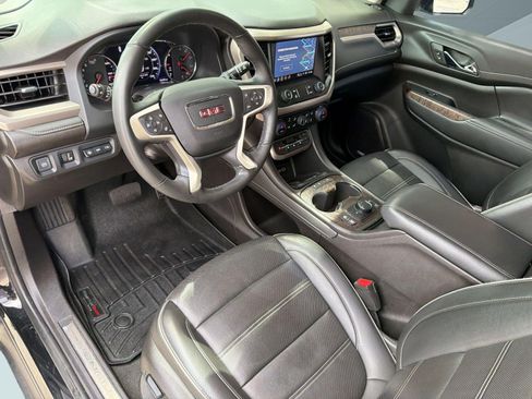 Certified 2023 GMC Acadia Denali w/ Black Diamond Edition FWD image 4