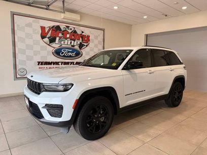 Used 2025 Jeep Grand Cherokee Altitude