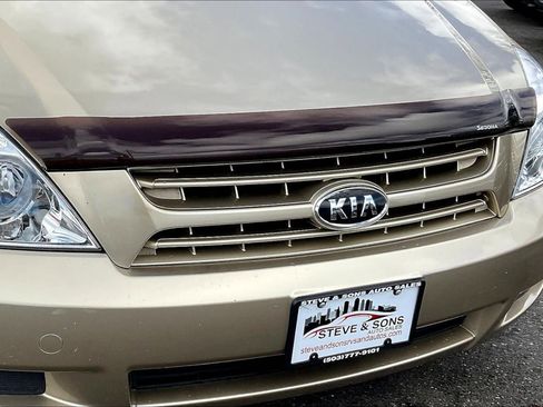 Used 2008 Kia Sedona LX image 32