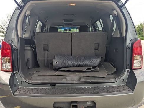 Used 2009 Nissan Pathfinder SE AWD/4WD image 23