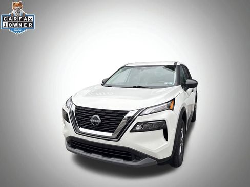 Used 2023 Nissan Rogue S image 1