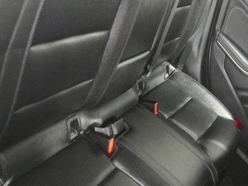 Used 2015 Mercedes-Benz CLA 250 image 8