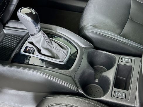 Used 2018 Nissan Rogue SL w/ Premium Package image 25