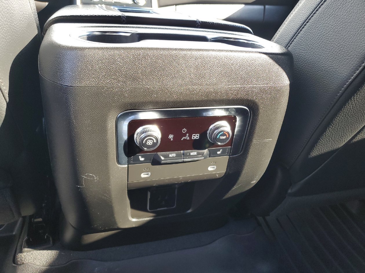 Used 2023 GMC Yukon Denali RWD image 15