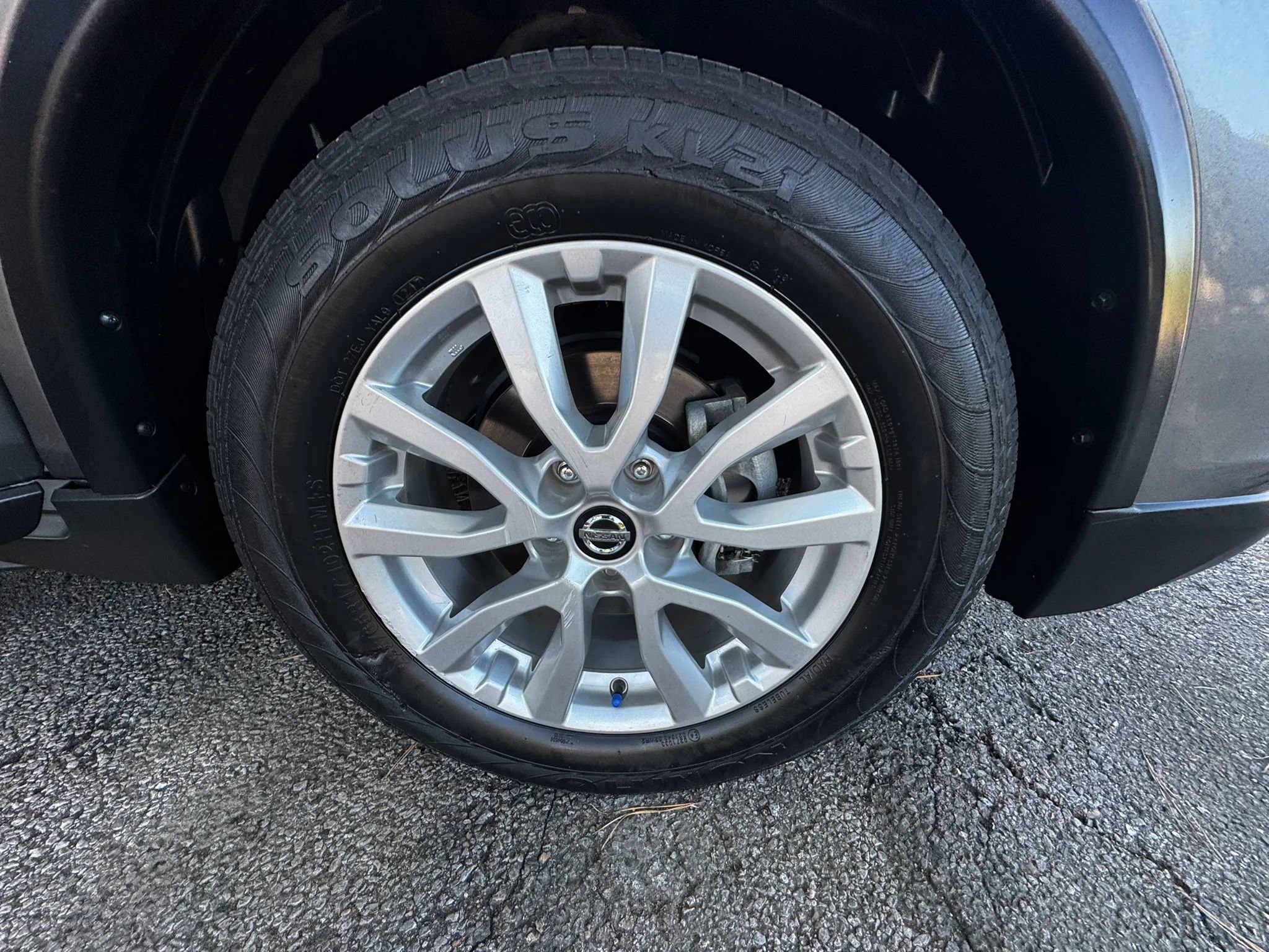 Used 2017 Nissan Rogue SV w/ SV Premium Package FWD image 29