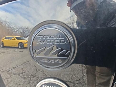 Used 2020 Jeep Wrangler Unlimited Sahara image 20