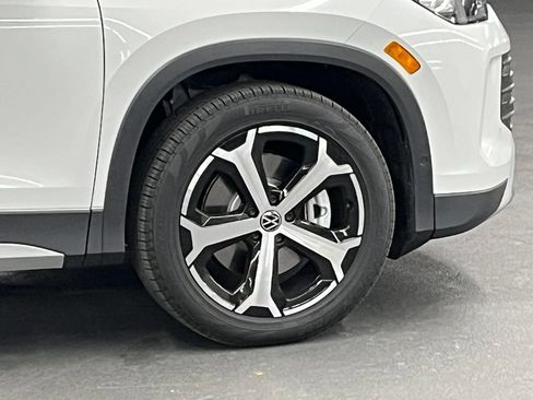 New 2026 Volkswagen Tiguan SE AWD/4WD image 39