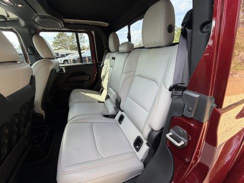 Used 2021 Jeep Gladiator Mojave image 17