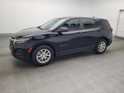 Used 2023 Chevrolet Equinox LS image 2