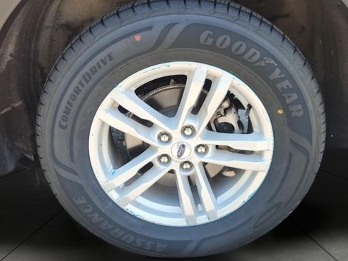 Certified 2024 Ford Explorer XLT w/ Equipment Group 202A AWD/4WD image 13