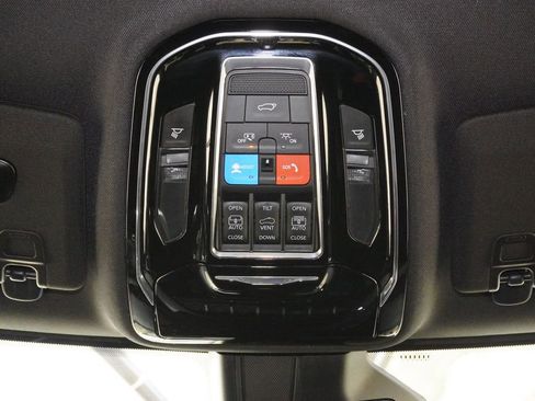 Used 2024 Jeep Grand Cherokee Overland AWD/4WD image 19