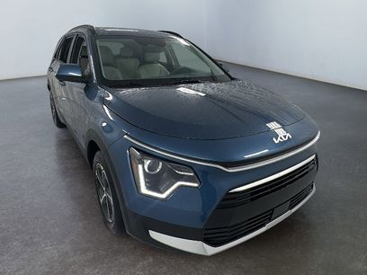 New 2025 Kia Niro EX