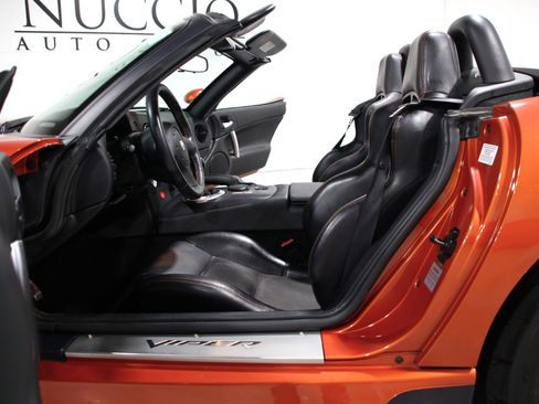 Used 2005 Dodge Viper SRT-10 w/ Copperhead Edition Group RWD image 40