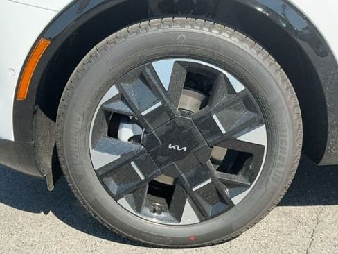 New 2026 Kia Sportage SX image 5