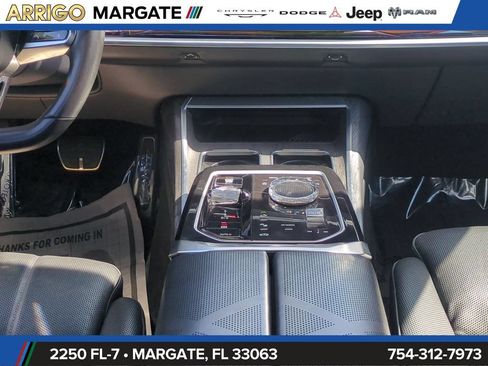 Used 2024 BMW 740i RWD image 19