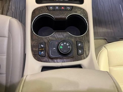 Used 2020 GMC Acadia Denali w/ Technology Package AWD/4WD image 24
