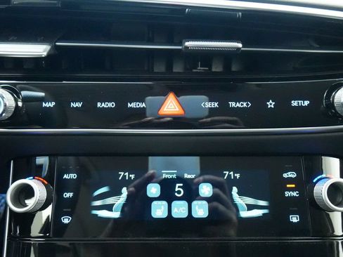 New 2026 Genesis GV70 2.5T AWD/4WD image 33