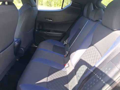 Used 2020 Toyota C-HR XLE FWD image 16