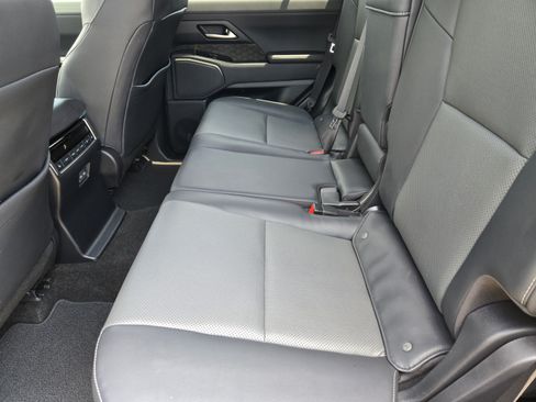 Used 2024 Lexus GX 550 w/ Cold Area Package AWD/4WD image 31