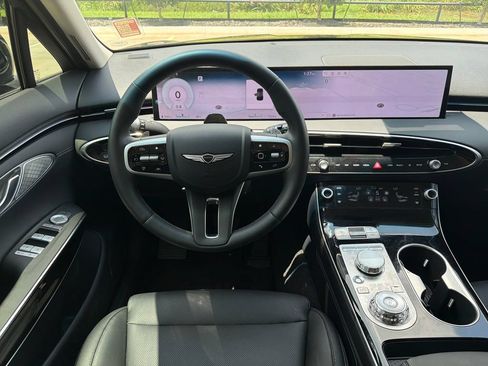 Certified 2026 Genesis GV70 2.5T AWD/4WD image 22