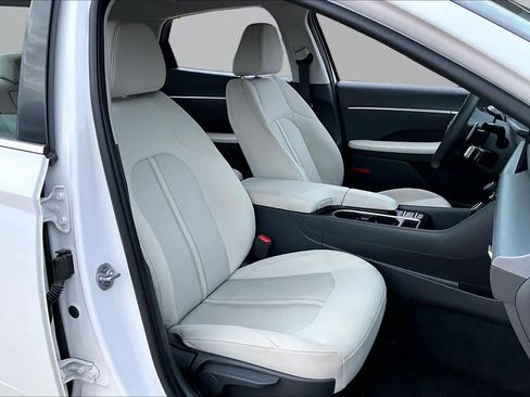 Used 2025 Hyundai Sonata SEL FWD image 8