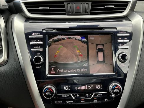 Used 2023 Nissan Murano SL AWD/4WD image 16