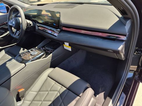 New 2027 BMW i5 eDrive40 w/ M Sport Package AWD/4WD image 9