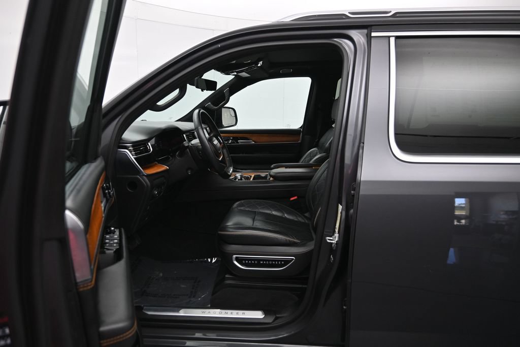 Used 2024 Jeep Grand Wagoneer L Series III AWD/4WD image 23