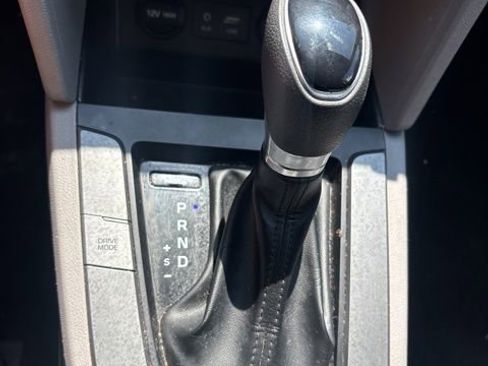 Used 2019 Hyundai Elantra SE FWD image 10