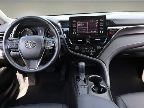 Certified 2023 Toyota Camry SE image 16