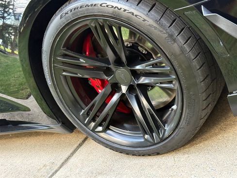 Used 2018 Chevrolet Camaro ZL1 RWD image 30