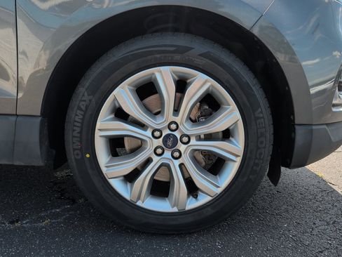 Used 2020 Ford Edge Titanium AWD/4WD image 29