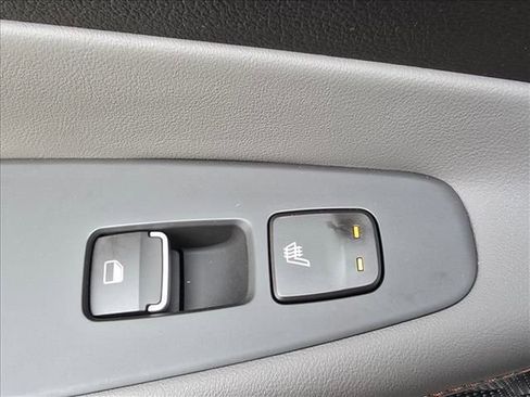 Used 2020 Hyundai Santa Fe Limited image 10