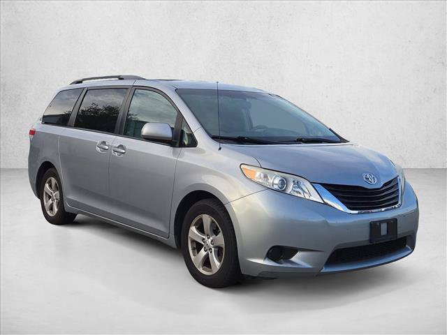 Used 2011 Toyota Sienna LE w/ Towing Pkg FWD image 3