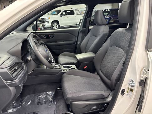 Used 2025 Subaru Forester Premium AWD/4WD image 10
