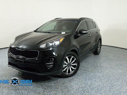 Used 2018 Kia Sportage EX w/ Option Group 040 FWD image 4