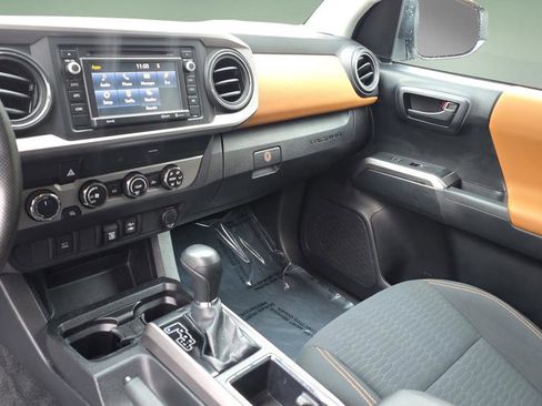 Used 2019 Toyota Tacoma SR5 image 20