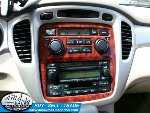 Used 2006 Toyota Highlander 4WD V6 w/ 3rd Row image 11