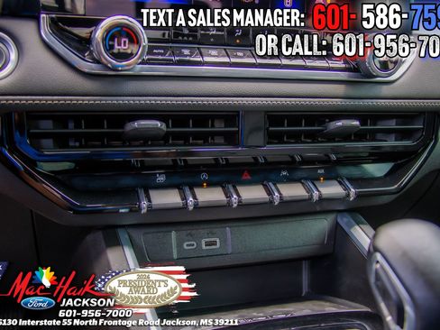 Used 2024 Chevrolet Colorado LT w/ LT Convenience Package III AWD/4WD image 18
