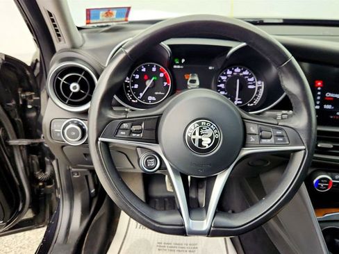 Used 2018 Alfa Romeo Giulia Ti w/ Quick Order Package 22X Lusso AWD/4WD image 14