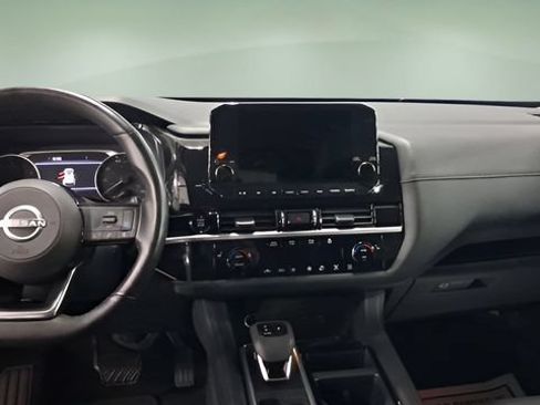 Used 2025 Nissan Pathfinder SL w/ Cargo Package FWD image 10