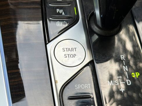 Used 2021 BMW X5 xDrive45e w/ Premium Package image 28