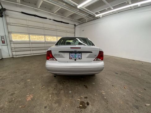 Used 2003 Ford Focus SE image 5