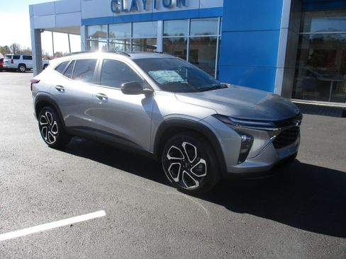 New 2026 Chevrolet Trax RS w/ Sunroof Package image 9