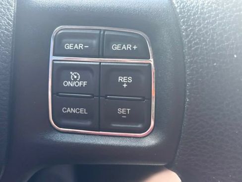 Used 2017 RAM 1500 Express RWD image 20