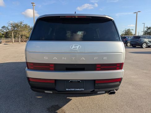 Used 2025 Hyundai Santa Fe SE image 6