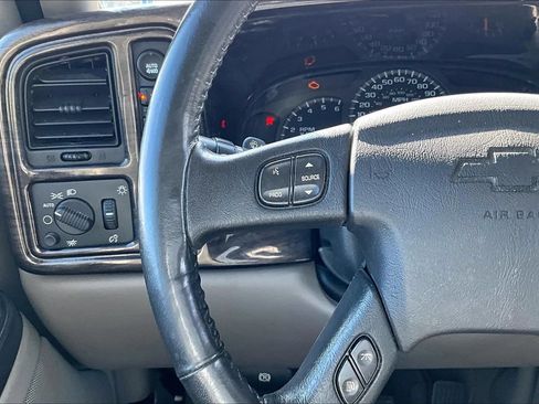 Used 2005 Chevrolet Avalanche Z71 w/ Sun And Sound Package AWD/4WD image 15