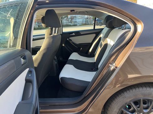 Used 2015 Volkswagen Jetta TDI S image 25