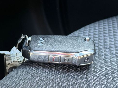 Used 2025 Kia Soul LX w/ LX Technology Package FWD image 7